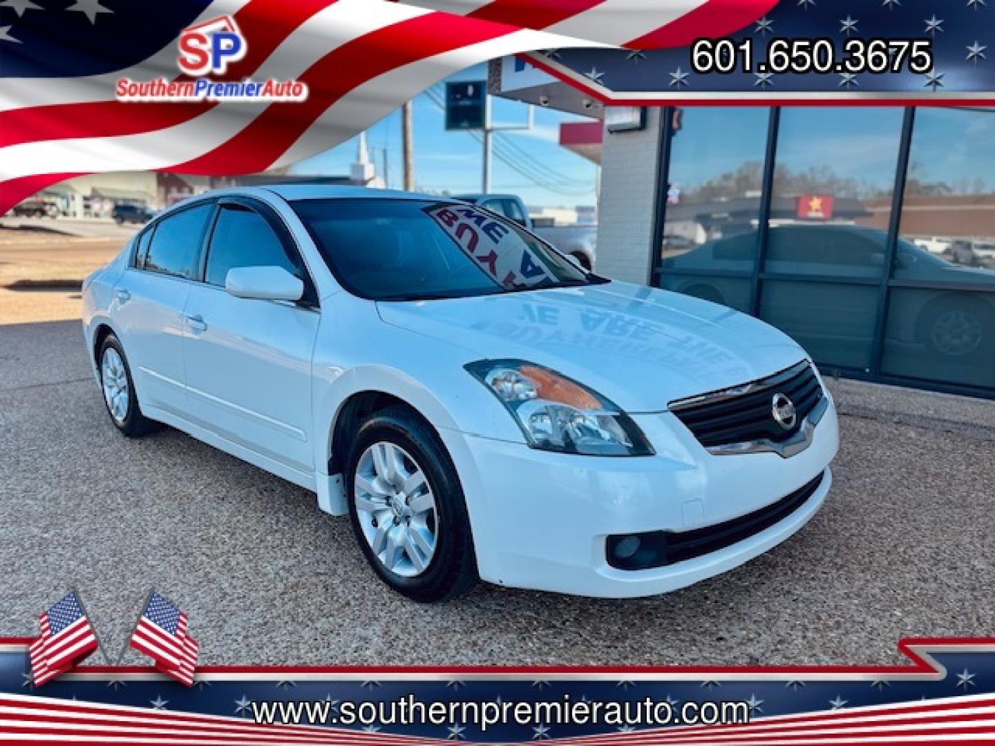 2009 WHITE NISSAN ALTIMA 2.5; 2.5 S; 2 (1N4AL21E29N) , located at 922 W. Beacon St., Philadelphia, MS, 39350, (601) 650-3675, 32.770447, -89.127151 - Photo#0